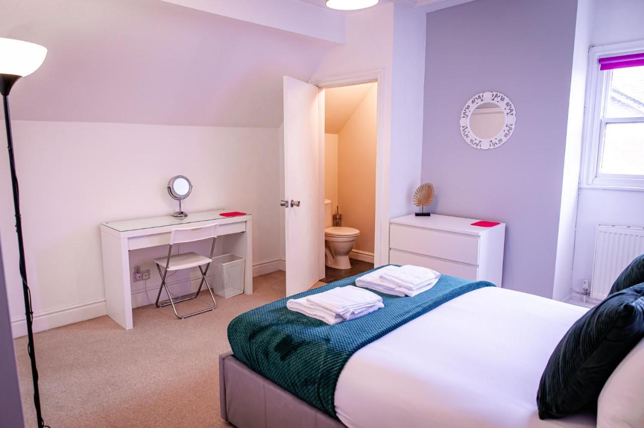 Lord Street - 2 Beautiful Apartments - Sleep Up To 14 Guests - By Rework Accommodation Chester Dış mekan fotoğraf