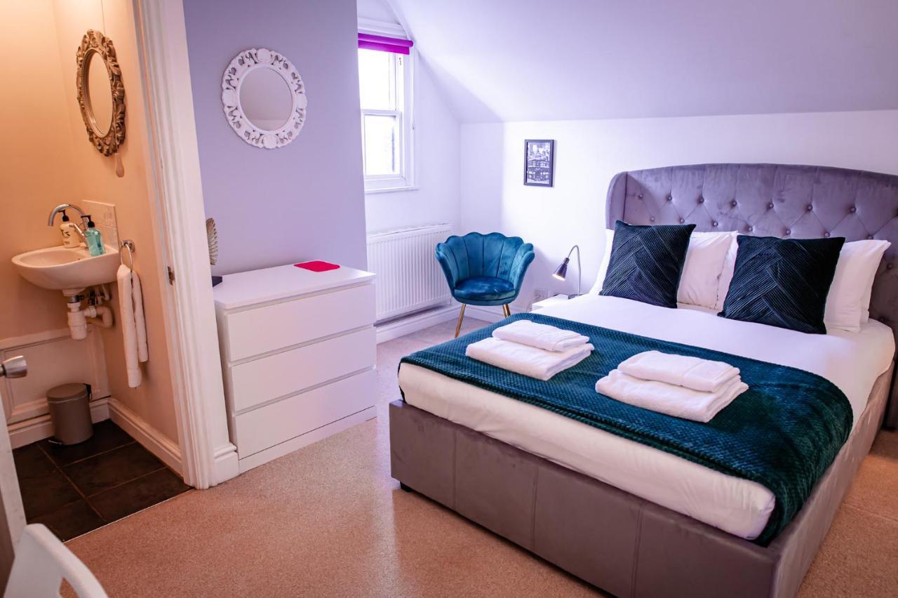 Lord Street - 2 Beautiful Apartments - Sleep Up To 14 Guests - By Rework Accommodation Chester Dış mekan fotoğraf