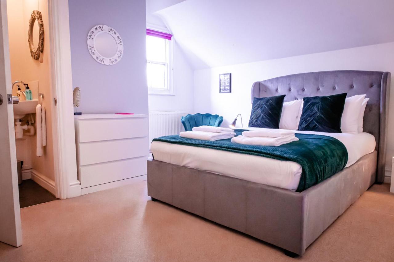 Lord Street - 2 Beautiful Apartments - Sleep Up To 14 Guests - By Rework Accommodation Chester Dış mekan fotoğraf