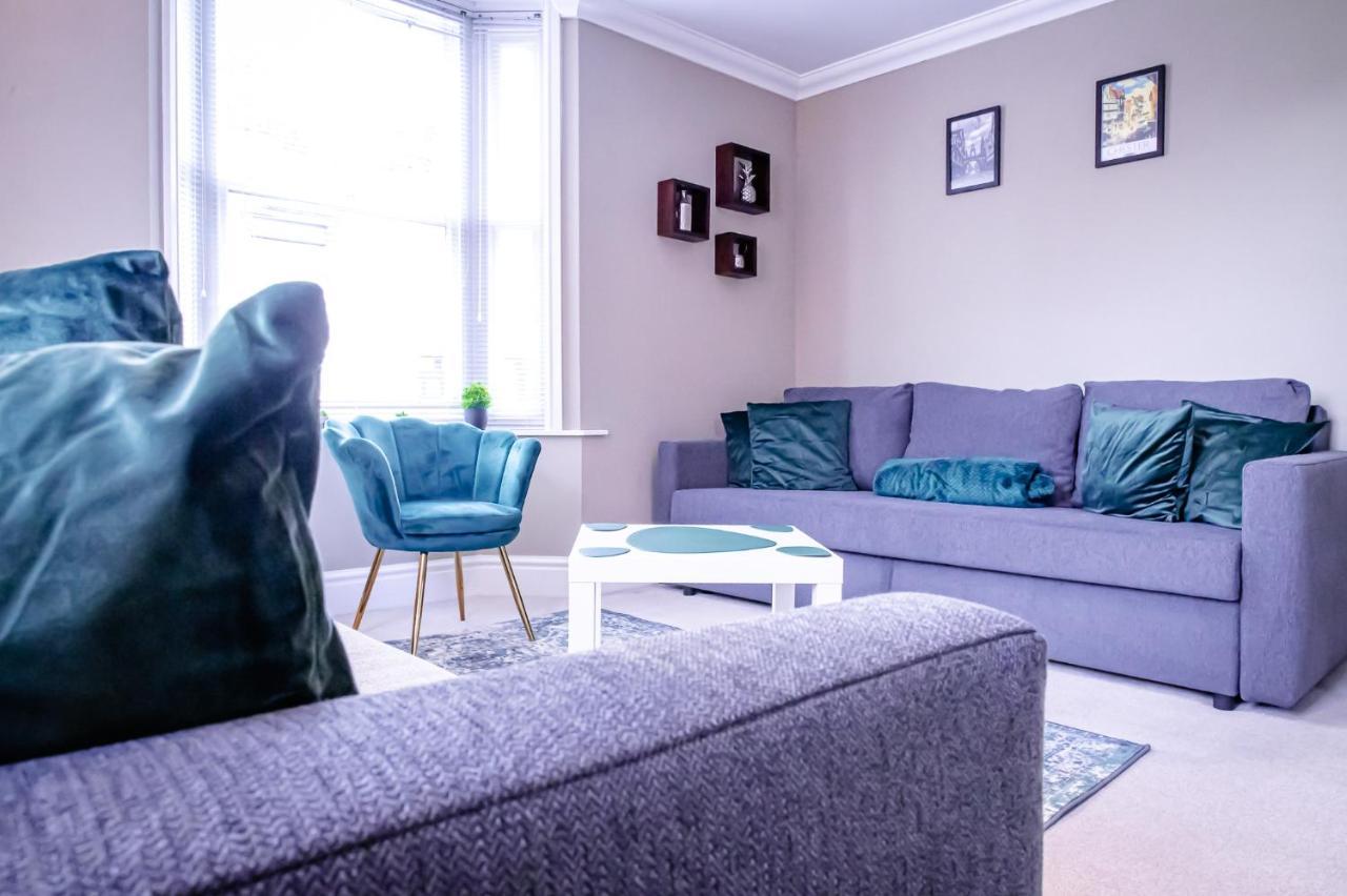 Lord Street - 2 Beautiful Apartments - Sleep Up To 14 Guests - By Rework Accommodation Chester Dış mekan fotoğraf