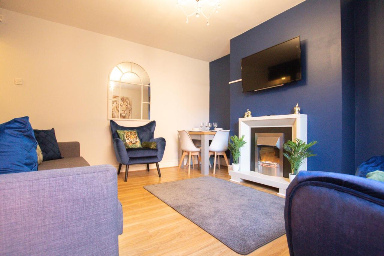 Lord Street - 2 Beautiful Apartments - Sleep Up To 14 Guests - By Rework Accommodation Chester Dış mekan fotoğraf