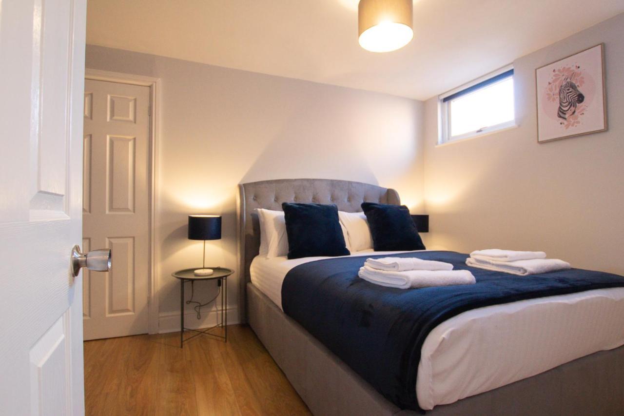 Lord Street - 2 Beautiful Apartments - Sleep Up To 14 Guests - By Rework Accommodation Chester Dış mekan fotoğraf