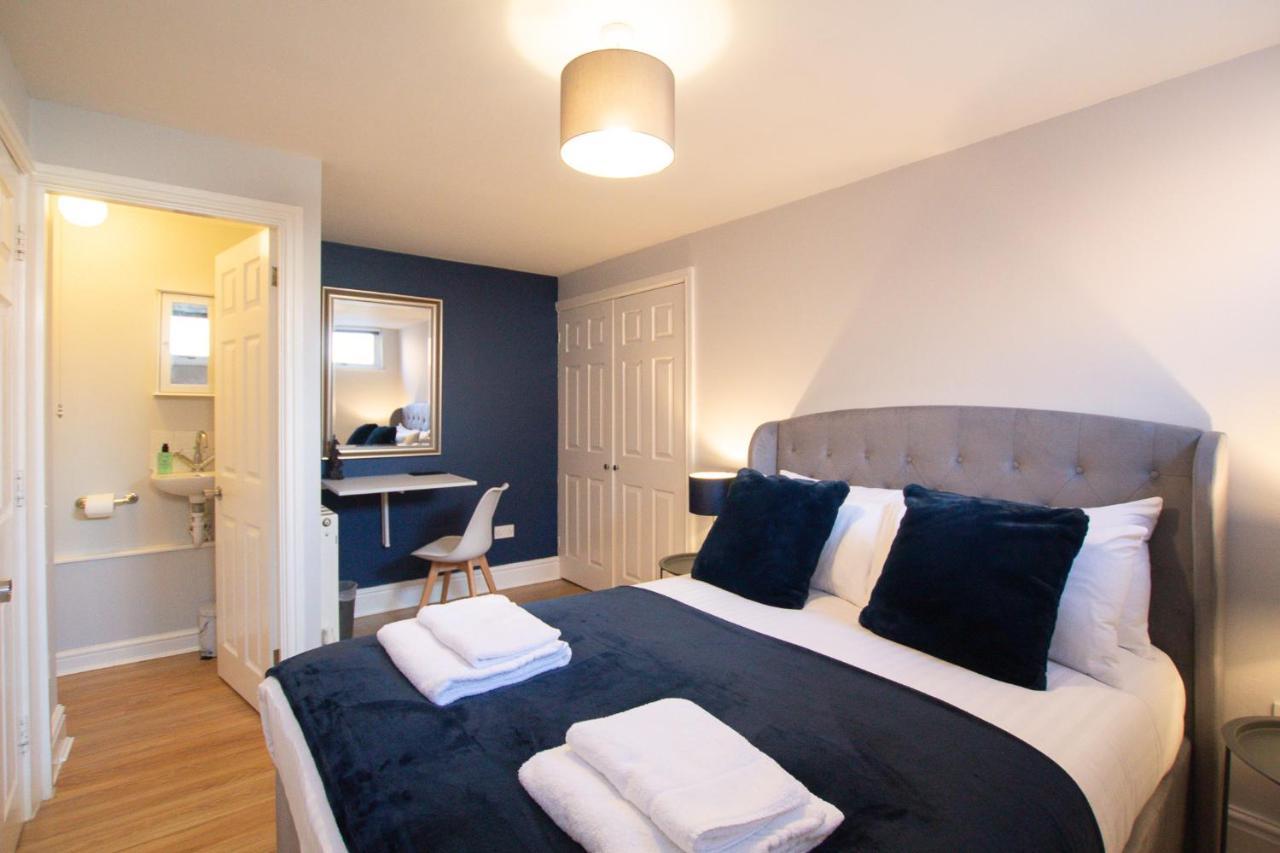 Lord Street - 2 Beautiful Apartments - Sleep Up To 14 Guests - By Rework Accommodation Chester Dış mekan fotoğraf