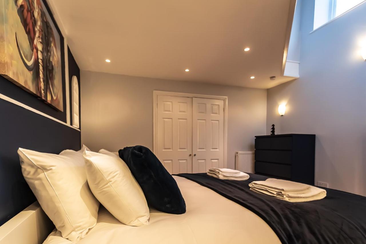 Lord Street - 2 Beautiful Apartments - Sleep Up To 14 Guests - By Rework Accommodation Chester Dış mekan fotoğraf
