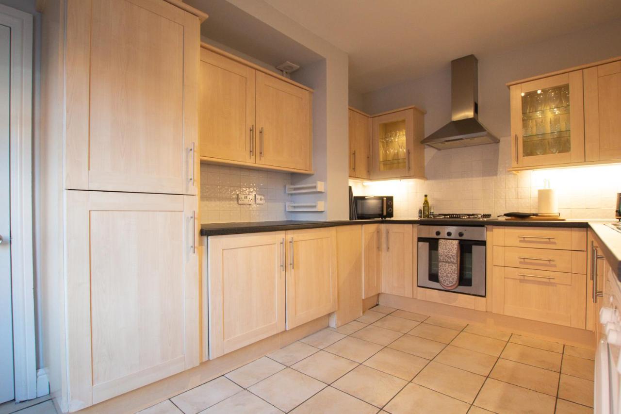 Lord Street - 2 Beautiful Apartments - Sleep Up To 14 Guests - By Rework Accommodation Chester Dış mekan fotoğraf