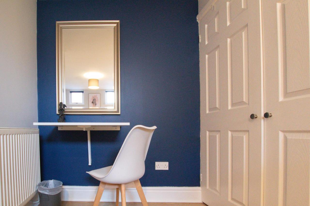 Lord Street - 2 Beautiful Apartments - Sleep Up To 14 Guests - By Rework Accommodation Chester Dış mekan fotoğraf
