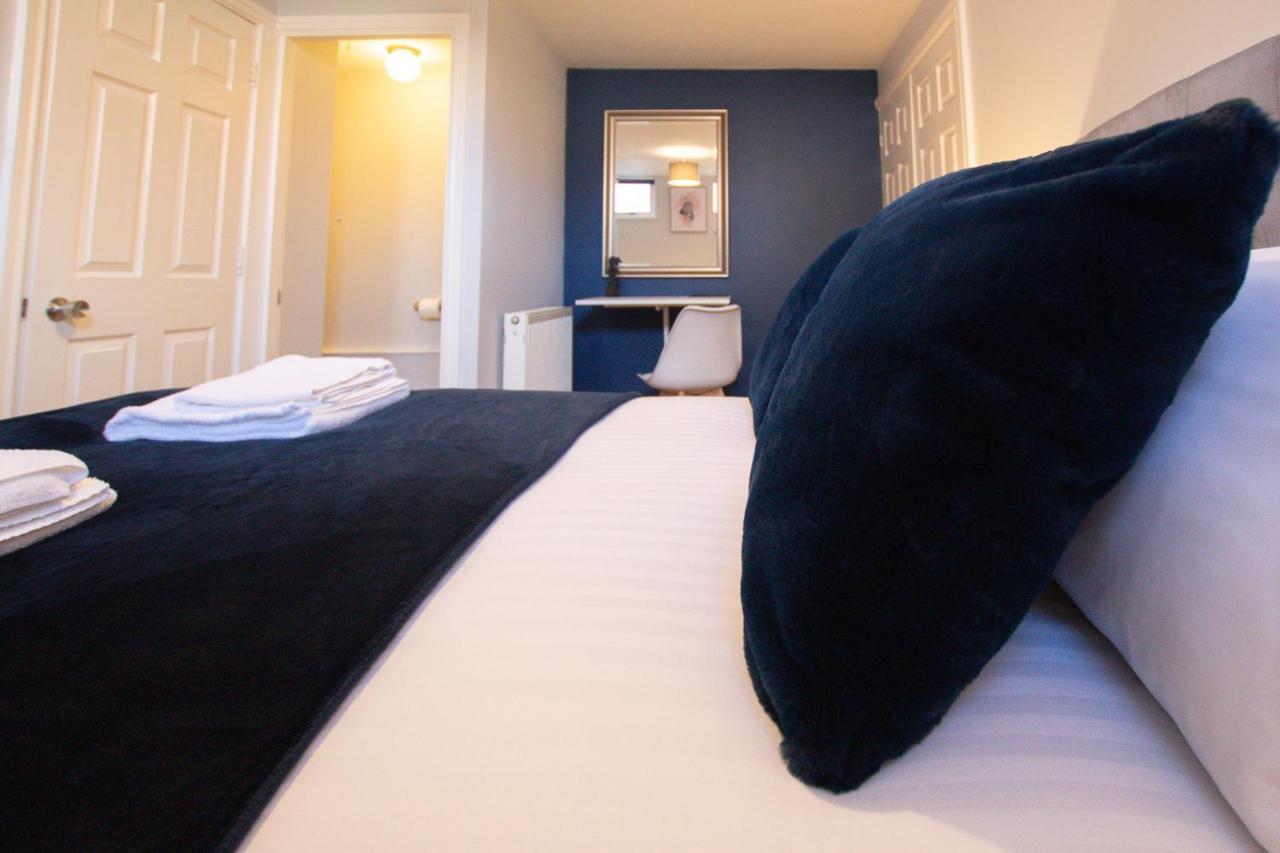 Lord Street - 2 Beautiful Apartments - Sleep Up To 14 Guests - By Rework Accommodation Chester Dış mekan fotoğraf