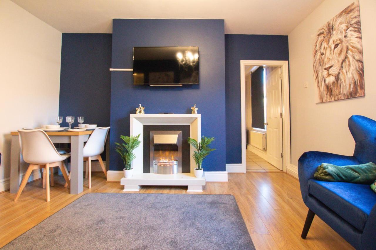 Lord Street - 2 Beautiful Apartments - Sleep Up To 14 Guests - By Rework Accommodation Chester Dış mekan fotoğraf
