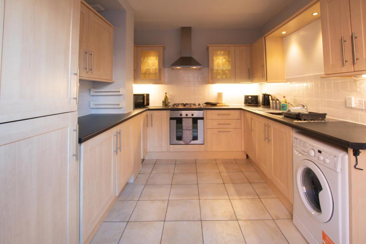 Lord Street - 2 Beautiful Apartments - Sleep Up To 14 Guests - By Rework Accommodation Chester Dış mekan fotoğraf