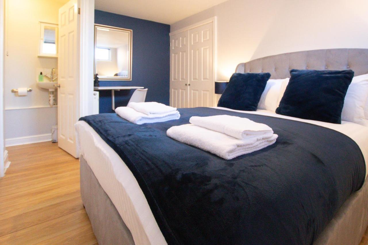 Lord Street - 2 Beautiful Apartments - Sleep Up To 14 Guests - By Rework Accommodation Chester Dış mekan fotoğraf