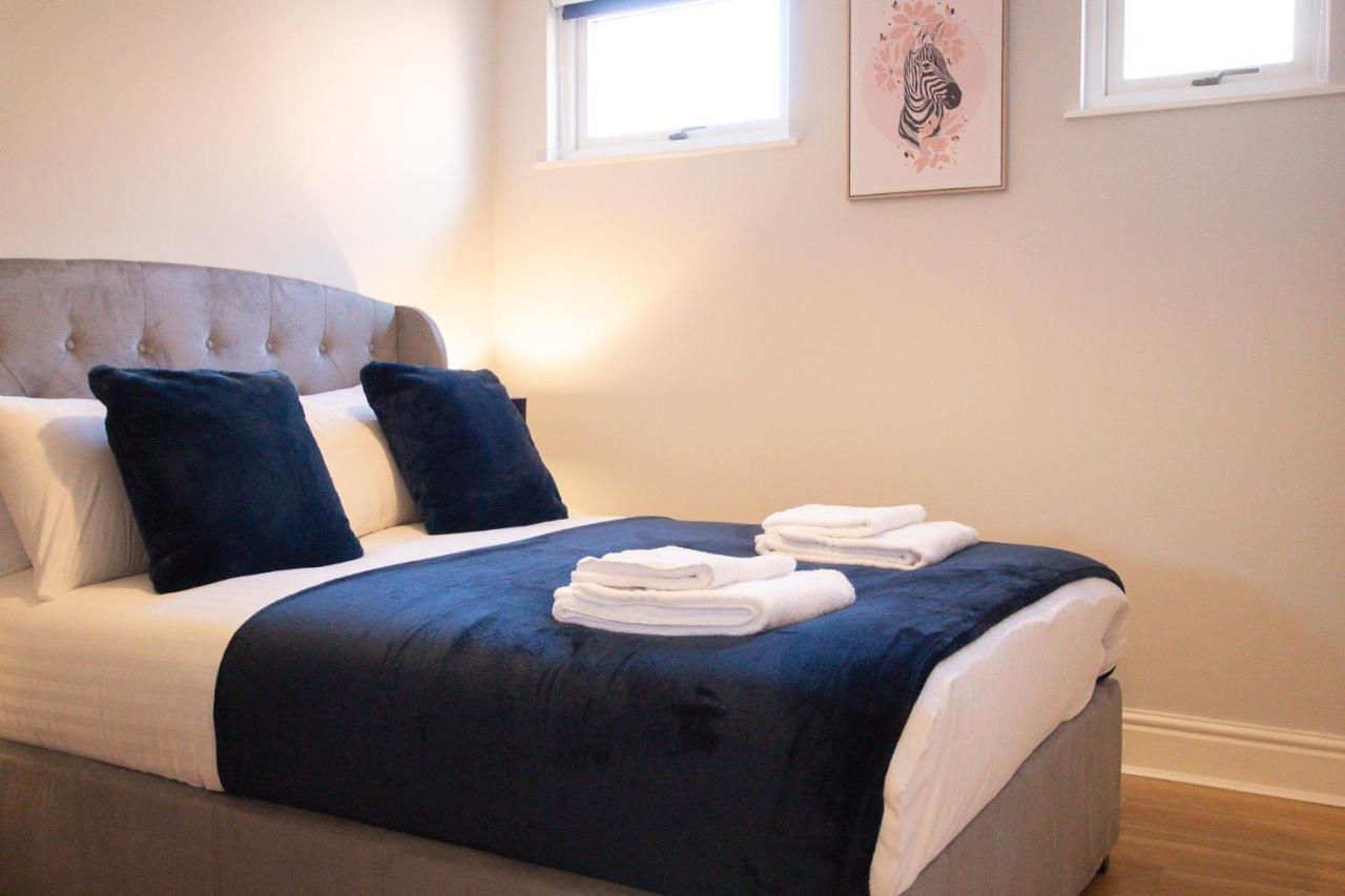 Lord Street - 2 Beautiful Apartments - Sleep Up To 14 Guests - By Rework Accommodation Chester Dış mekan fotoğraf