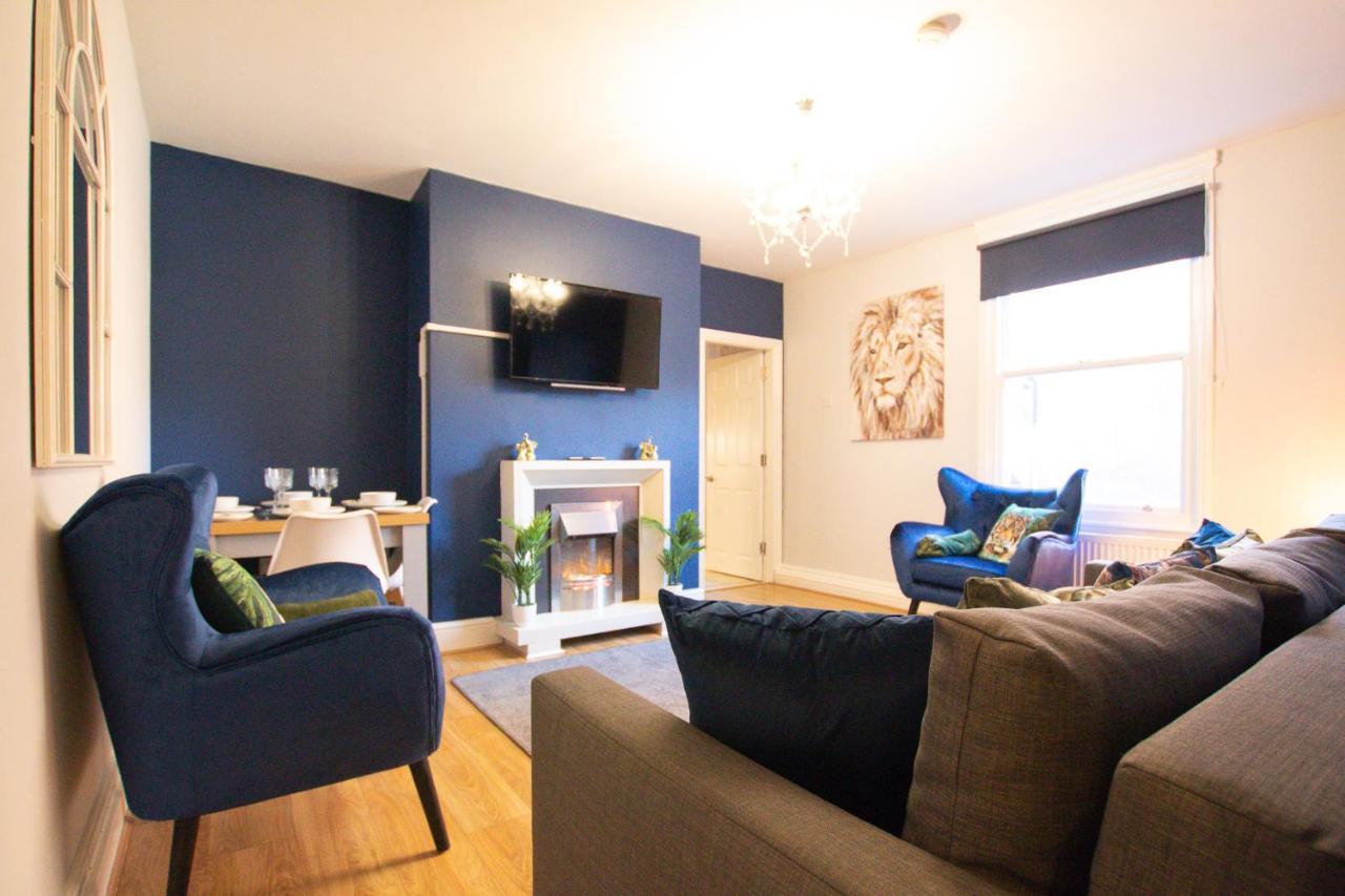 Lord Street - 2 Beautiful Apartments - Sleep Up To 14 Guests - By Rework Accommodation Chester Dış mekan fotoğraf