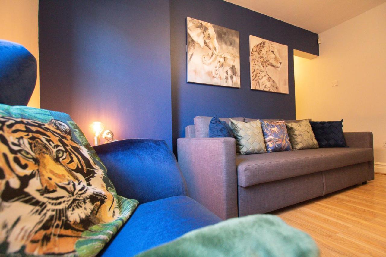 Lord Street - 2 Beautiful Apartments - Sleep Up To 14 Guests - By Rework Accommodation Chester Dış mekan fotoğraf